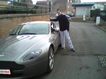 Aston Martin-Vantage